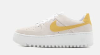 Nike Air Force 1 Sage white/infinite gold voor €57,56 dmv code bij Zalando