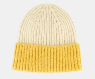 Kids El Corte Inglés Gorro canalé niña por 2,99€.