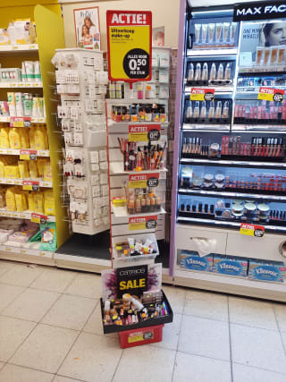 Alle make-up met de gele sticker voor slechts €0,50