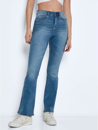 NOISY MAY high waist flared jeans voor €11,49 bij Amazon
