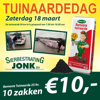 10 zakken tuinaarde van 25 ltr. voor €10,- bij sierbestrating Jonker in Schagen