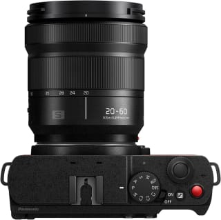 Panasonic Lumix S S9 + 20-60mm F3.5-5.6 Rood voor €1.447,71 bij Amazon