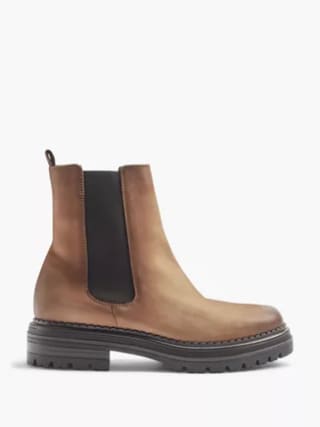 50% tot 75% korting op schoenen in de sale bij Van Haren