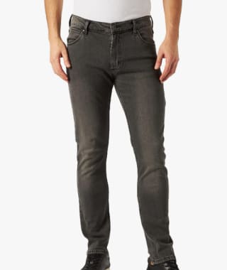 Wrangler Authentic slim fit jeans voor €16,73 bij Amazon.nl