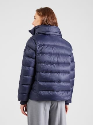 Tommy Hilfiger navy winterjas voor €149,40 bij AboutYou
