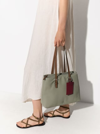 Bolso Shopper efecto Nylon por 12.99€