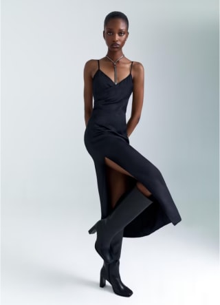 Vestido Midi Pullandbear cruzado Mujer por solo 15,99€