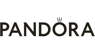 Joyero de regalo comprando productos de $100.000 CLP en Pandora