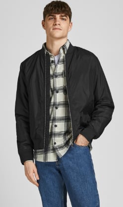 Cazadora Bomber Jack & Jones de estilo clásico por 14,39€