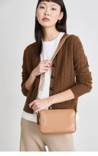 Bandolera Calvin Klein LOGO CAMERA BAG por 46€