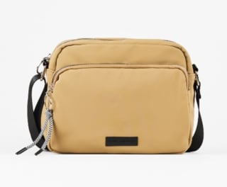 Bandolera nylon básica por 15,99€.