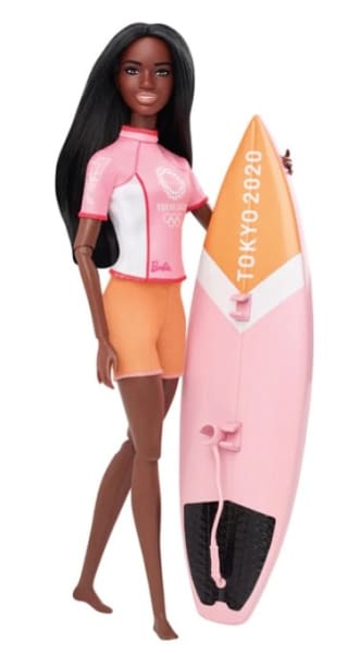 Muñeca surfera olimpiadas Barbie por 14,88€.