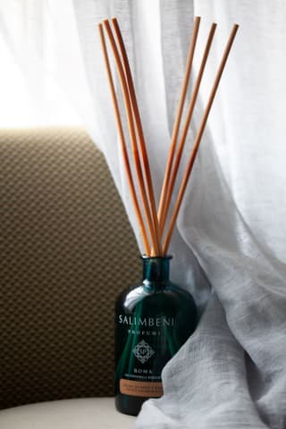 Si compras uno pagas los gastos de envío y el producto gratis