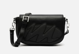 Bolso Bandolera pequeño por solapa por 9€.