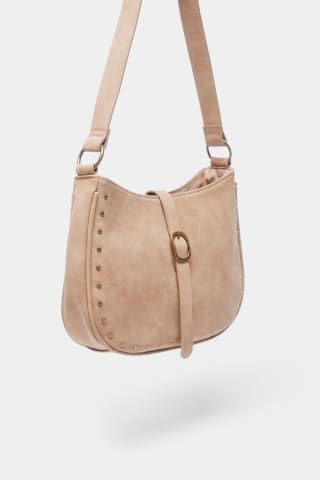 Bolso boho de hombro por 19,99€.