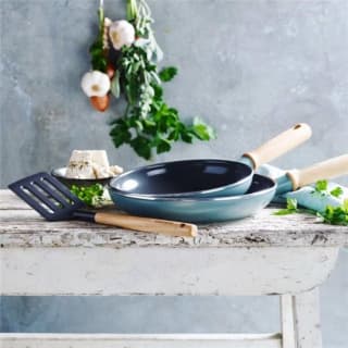 GreenPan Mayflower pannenset - 3-delig + 2 accessoires voor €54,95 bij Ibood