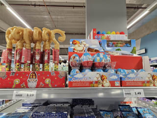 Gespot bij Action: Sinterklaas snoepgoed en chocolade letters