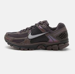 Zapatillas Nike Vomero 5 por 67,50€