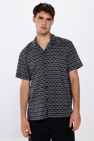 Camisa manga corta estampada viscosa Springfield para Hombre por 6.99€