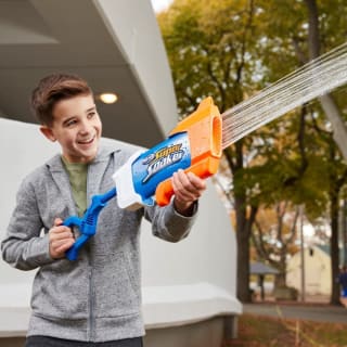 NERF Waterpistool Hasbro SuperSoaker Rainstorm voor €7,89 bij Amazon