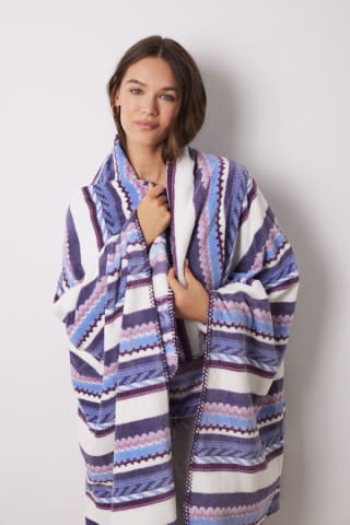 Manta Women'secret súper suave étnico Snoopy por solo 8,99€