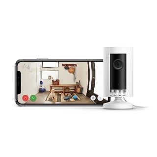 Ring Indoor Cam, una cámara de seguridad compacta, alimentación por cable, HD por 34,99€
