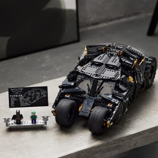 LEGO DC Batman Batmobile Tumbler voor €169,99 bij Amazon