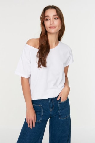 Trendyol Vrouwen Off-shoulder Basis T-shirt voor €2,80 bij Bol.com