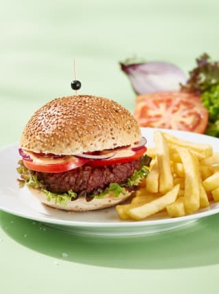 Zweedse gehaktballetjes 8 stuks, gravad lax en een amandeltaartje voor €9,99 met IKEA Family pas