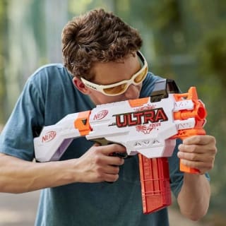 NERF Ultra Focus Motorized Blaster, 10-Dart Clip voor €19,95 bij Dagknaller