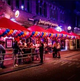 Gratis Entree, gratis garderobe & welkomstdrankje naar keuze bij Jantjes Verjaardag in Amsterdam