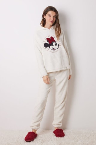 Pijama largo polares de licencias por solo 19,99€ (Minnie, Mafalda y más)