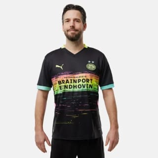 Puma PSV Eindhoven 24/25 uitshirt voor €39,99 in de PSV Fanstore