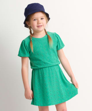 Alle kleuterjurkjes voor €15 bij Terstal