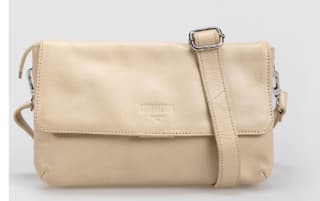 Bandolera de mujer pequeña de piel con solapa System Action por 32.45€