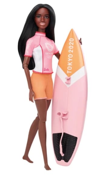 Muñeca surfera olimpiadas Barbie por 14,98€.