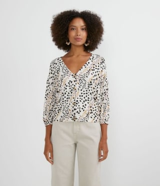 Blusa com Estampa de Onça na cor Bege - R$ 49,90