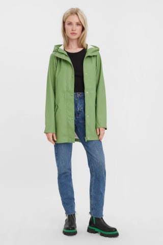 Vero Moda regenjas in de kleur groen voor €29,99 bij Wehkamp