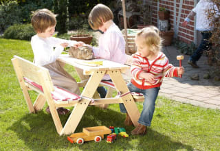Pinolino Kinderpicknicktafel Nicki met rugleuning voor €26,48 dmv code bij Babymarkt