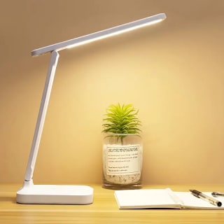 Lámpara de escritorio LED regulable por 3,89€