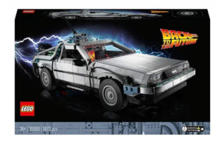 Modelo de Construcción de Coche Delorean Máquina del Tiempo de Regreso al Futuro LEGO Icons por 159,99€.
