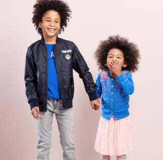 Kinder merkkleding met kortingen tot 75%