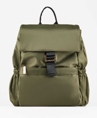 Mochila nylon con bolsillos por 15,99€.