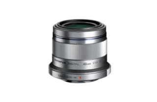 Olympus OM-5 camera body of kit, met een M.Zuiko 45mm F1.8 lens voor €1.699 dmv code bij OM Systems