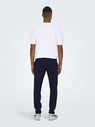 ONLY & SONS tapered fit broek met krijtstreep ONSMARK voor €10 bij Amazon
