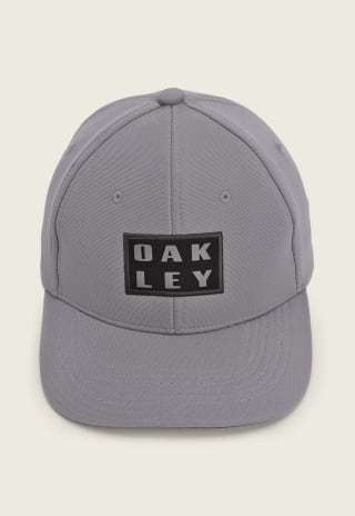 Boné Aberto da Oakley, modelo Aba Reta Bark - R$ 89,99