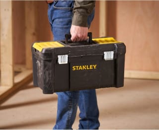 Stanley gereedschapskoffer Essential 19 inch voor €15,71 bij Amazon