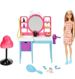 Barbie Totally Hair Set de juego Muñeca con peluquería y accesorios para peinar por 20€.