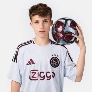 Tot 70% korting in de Ajax fan shop