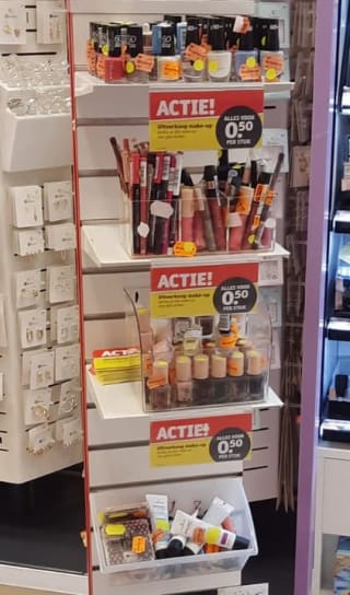 Make-up met de gele sticker voor slechts €0,50